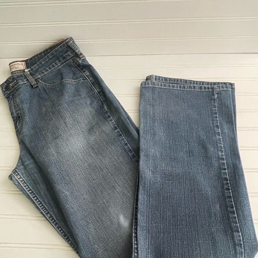 Levi Strauss Women’s Low Rise Bootcut Misses Size 10 Long Medium Wash Jeans